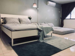 Spacious Townhouse for 16pax near Street Food and Gurney Drive